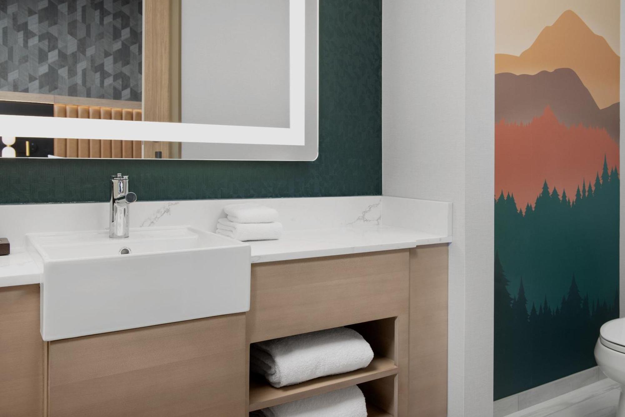 Springhill Suites By Marriott Sandpoint Bagian luar foto